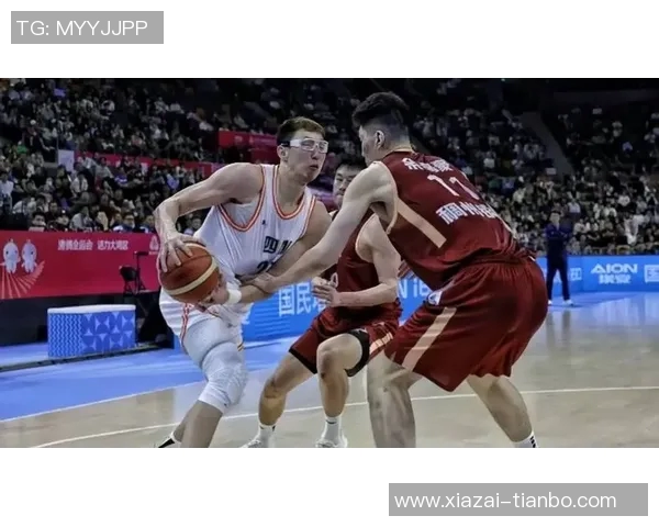 周琦半场强势表现内线统治力显现贡献7分5篮板助力球队奋勇争先 周琦半场强势表现内线统治力显现贡献7分5篮板助力球队奋勇争先