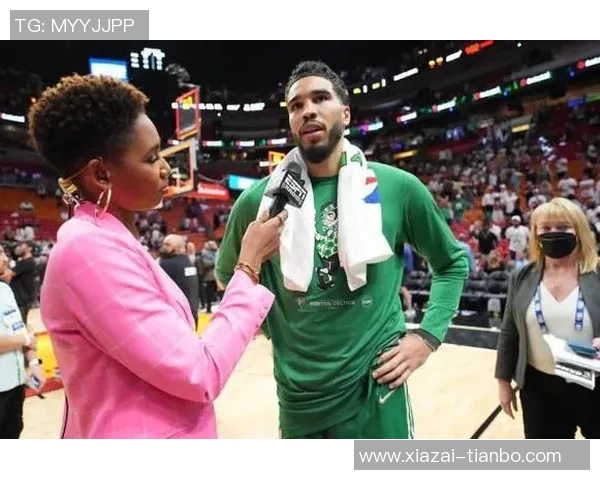 斯玛特称赞文班如同小孩般站在他身边期待他未来更大成就