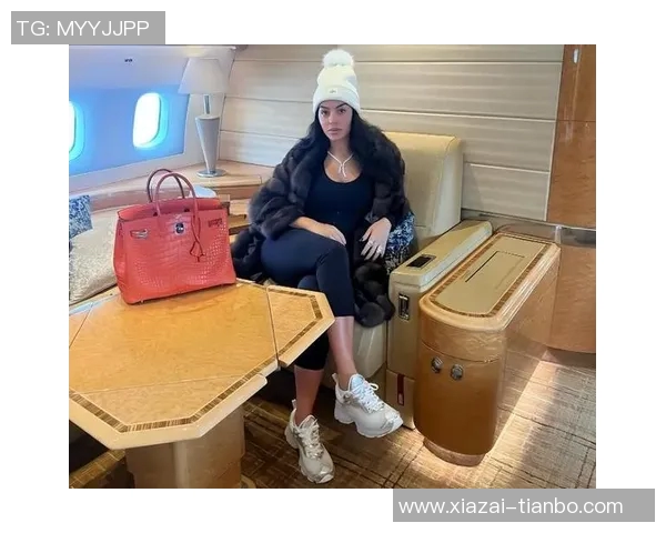 乔治娜分享迷你罗家族正装照颁奖礼上全家齐聚显温馨气氛